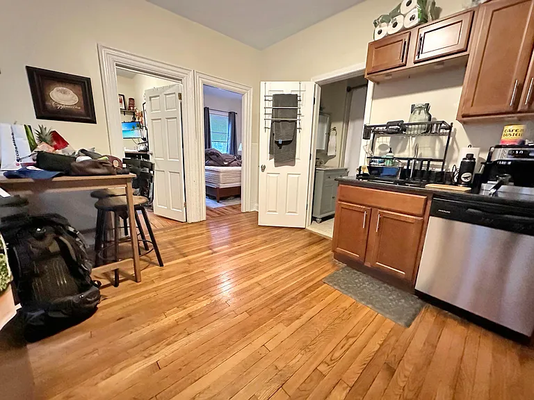 159 Marion St #1 — Photo 2