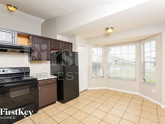 5th image of 7539 Groveoak Dr
