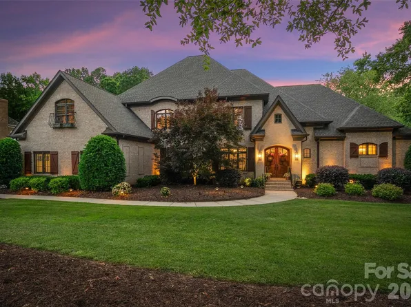 8905 Whirlaway Ln, Waxhaw, NC 28173
