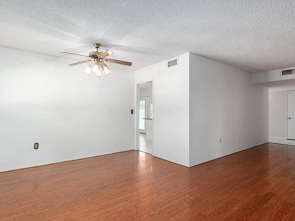4th image of 9878 N Balboa Dr