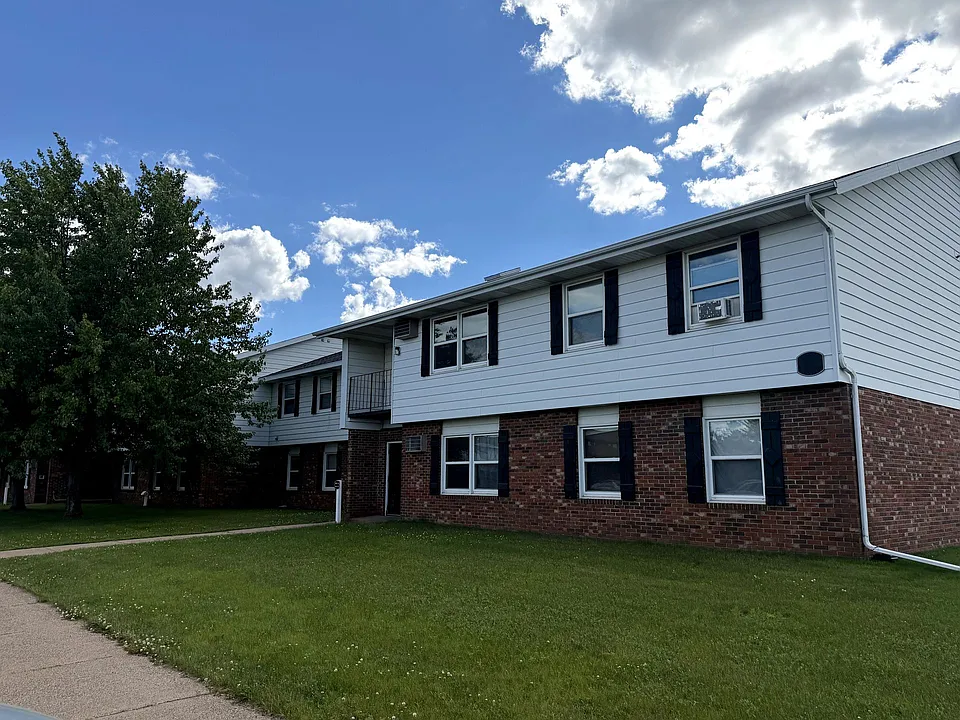 1032 Imperial Circle