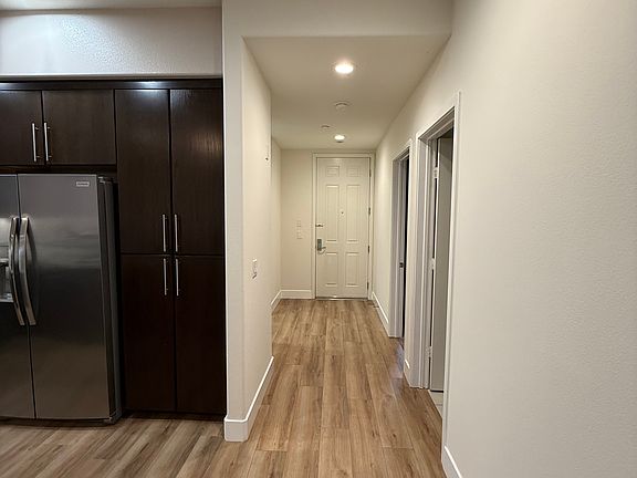 3rd image of 4820 Bellflower Ave #207