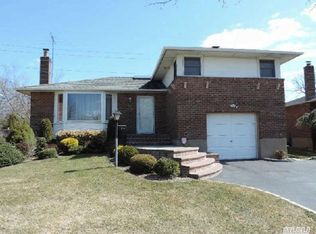 84 Bud Ln, Levittown, NY 11756