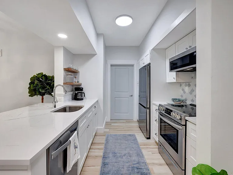 875 Flagler Ave #404 — Photo 9