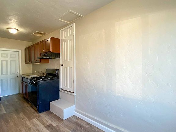 3rd image of 1704-1712 B Ave #1706