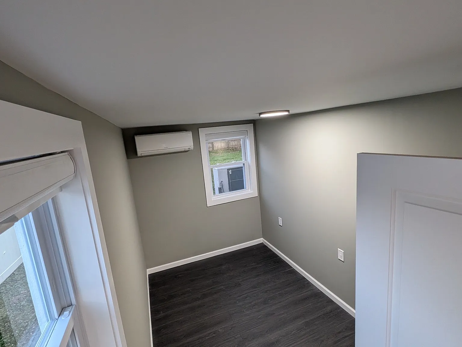 2 bed, 900 sqft, $2,700 — Photo 3