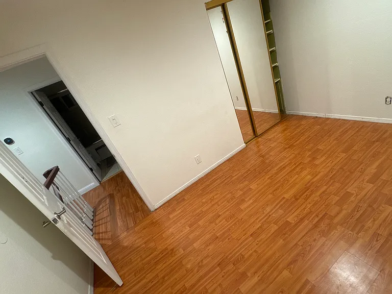 2137 Amberwood Ln — Photo 6