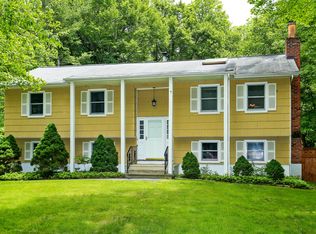 2596 Gregory St, Yorktown Heights, NY 10598