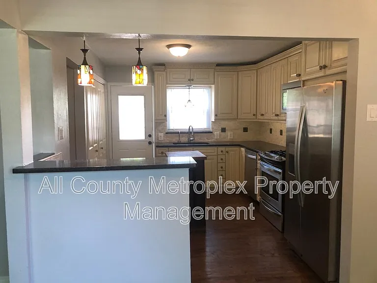 3984 Park Ln — Photo 8