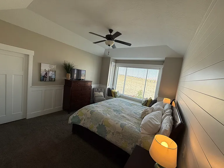 592 N Hills Ct — Photo 47