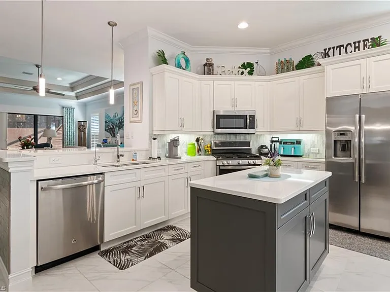 6604 Roma Way — Photo 5