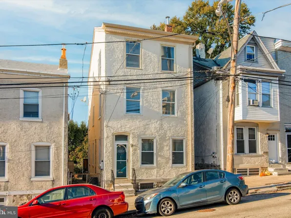 126 Hermit St, Philadelphia, PA 19127