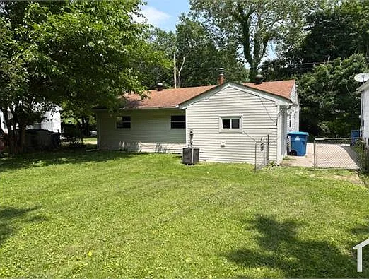 224 Becker Dr — Photo 1