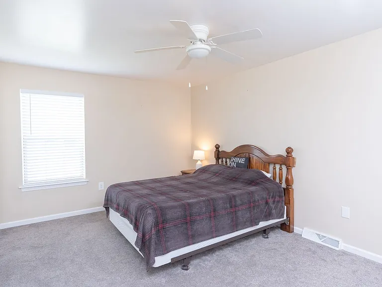2072 Sheaffer Rd — Photo 25