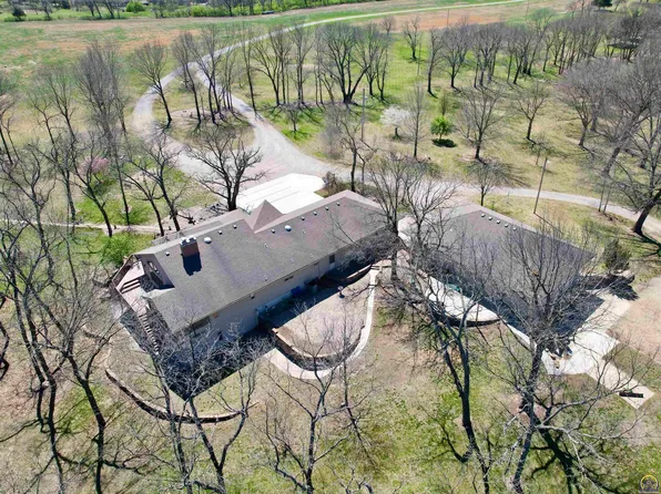 3636 NW Button Rd, Topeka, KS 66618