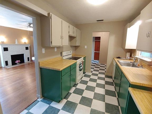 4th image of 15 Lake St