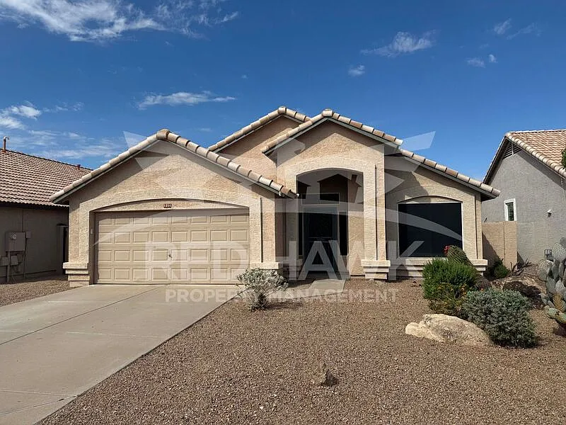 3 bed, 2.0 bath, 1835 sqft, $2,200 — Photo 2