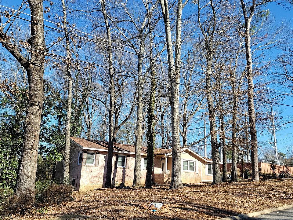 2nd image of 757 E Magnolia Ave