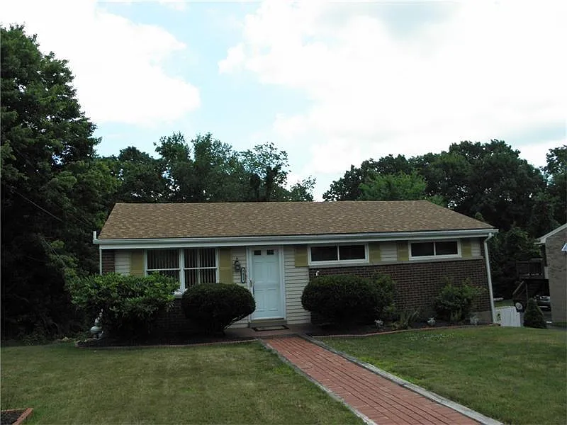 3412 E Stag Dr photo 1