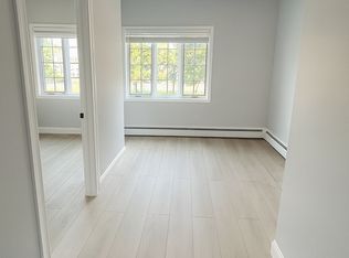 450 E Park Ave APT 3, Long Beach, NY 11561