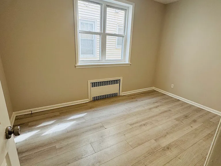 704-706 N 6th St #1L — Photo 8