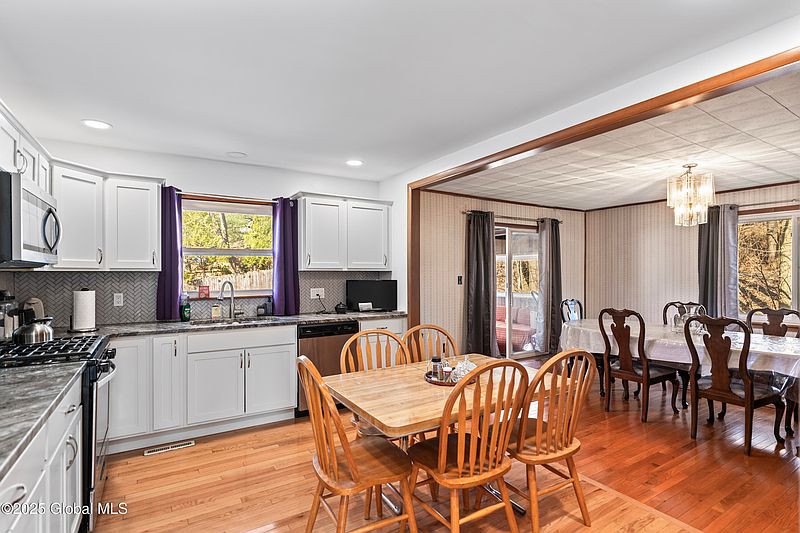 5th image of 311 Belgrade Street