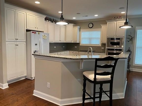 3rd image of 1521 Peace Ln