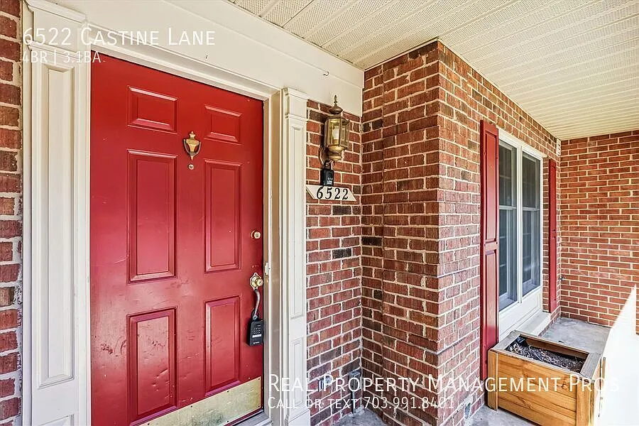 Gorgeous 3BR, 3BA Townhome in Popular Westhaven Community — Photo 2