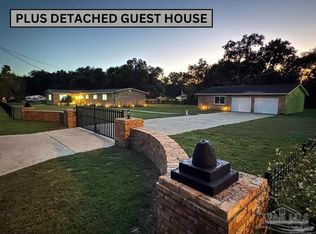 4731 Live Oak Ln, Pace, FL 32571