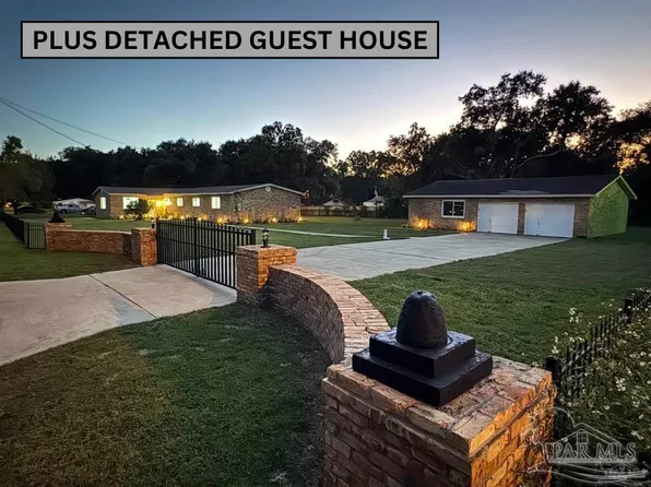 4731 Live Oak Ln, Pace, FL 32571