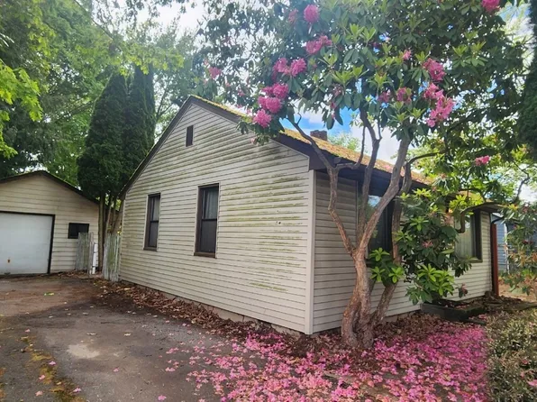 16824 Des Moines Memorial Drive S, Burien, WA 98148