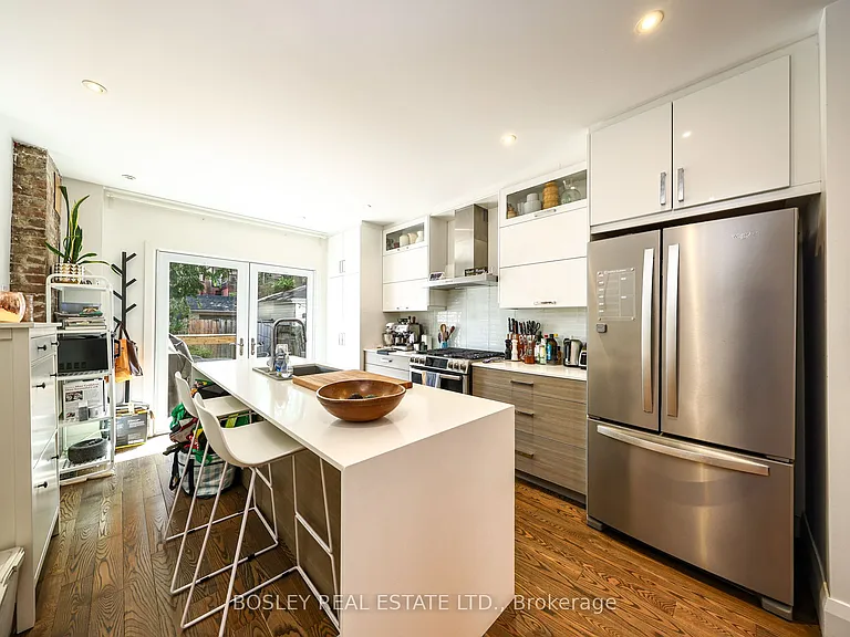 75 Boston Ave — Photo 8