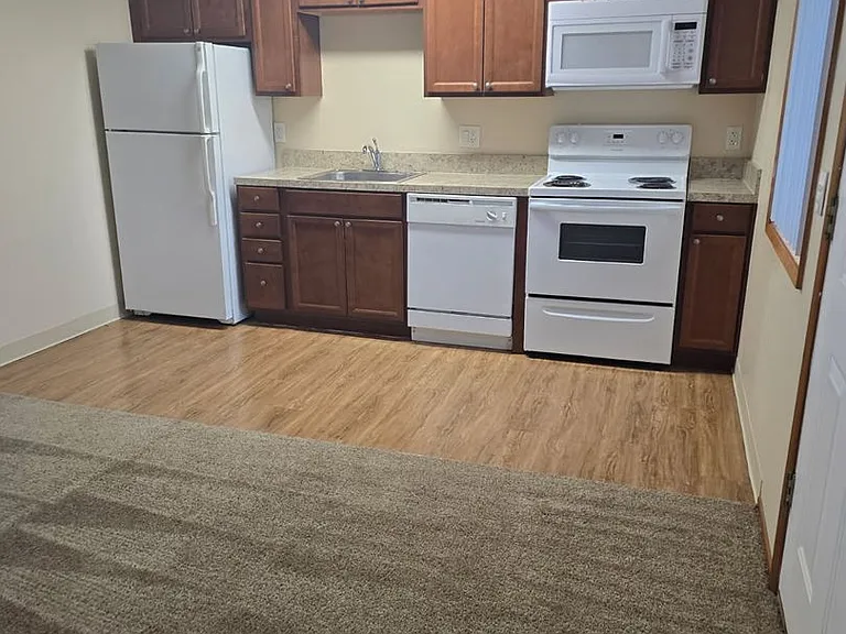 Latitude 44 Apartments — Photo 17