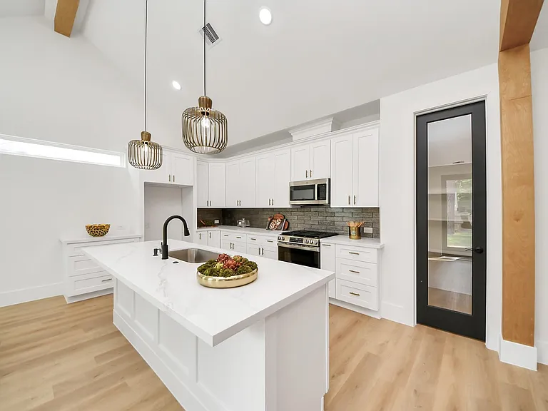 23851 Creekwood Dr — Photo 17