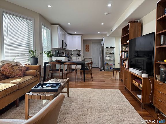 4th image of 140 Foster St #1