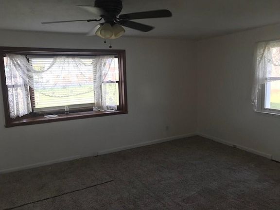 3rd image of 109 W North St