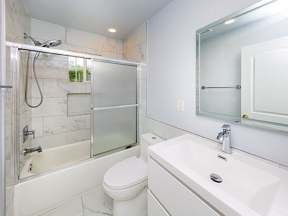 2nd image of 6928 Gaviota Ave