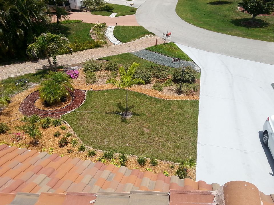 CUSTOM LANDSCAPING