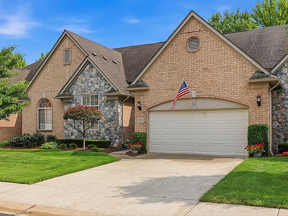 2nd image of 2660 Ridgecrest Dr