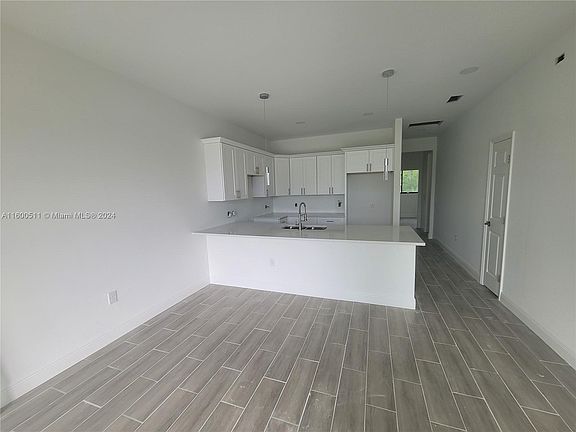 3rd image of 750 Gerald Ave