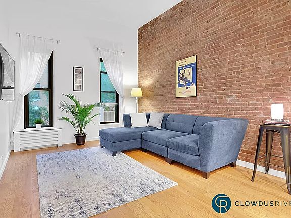 2nd image of 109 W 70th St APT 5F
