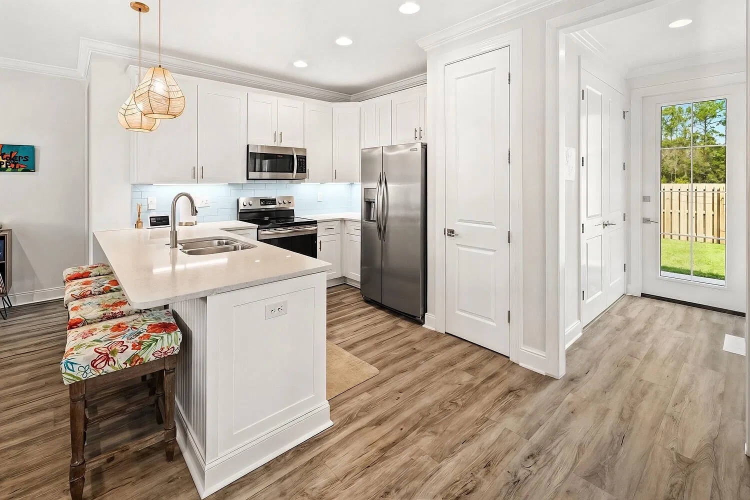 2 bed, 1340 sqft, $3,700 — Photo 3