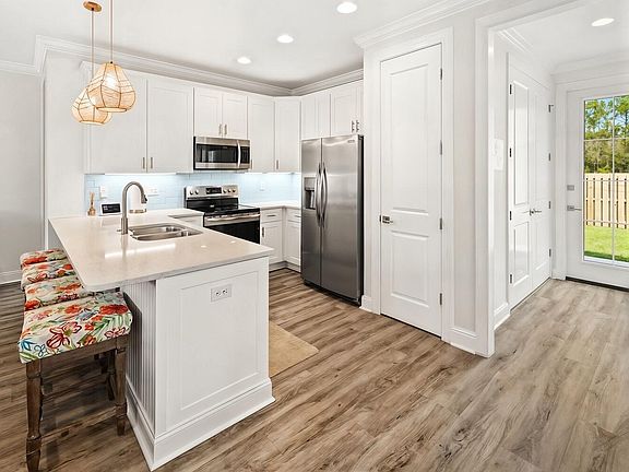 3rd image of 55 Windrow Way