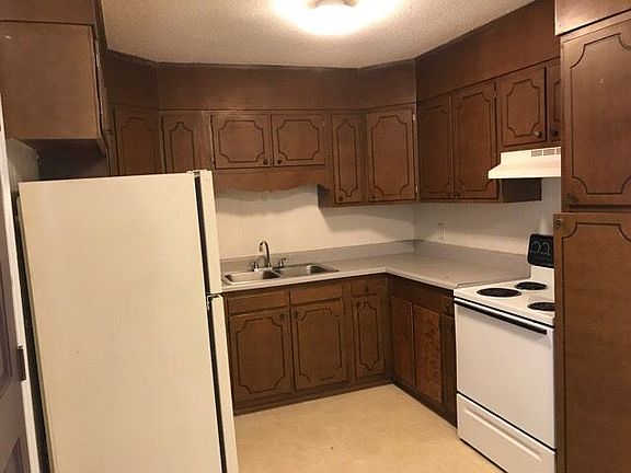 3rd image of 127 E Maine Ave