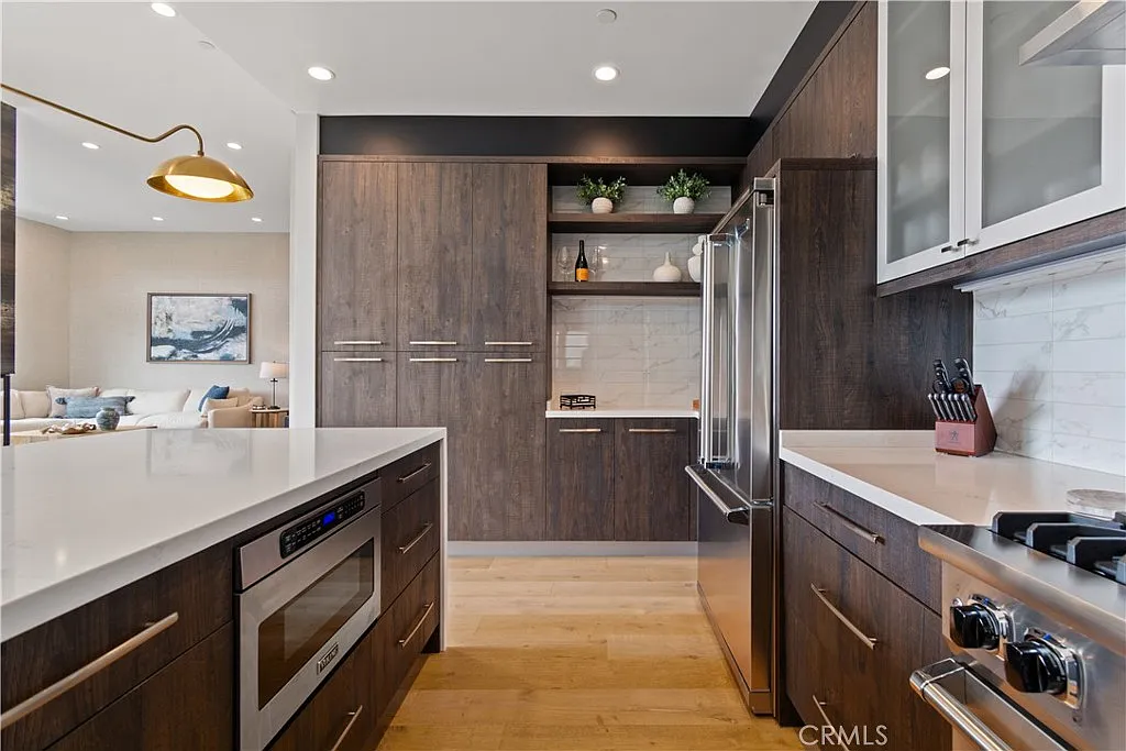 3 bed, 2.5 bath, 1920 sqft, $14,000 — Photo 4