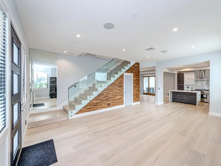 18538 Amie Ave — Photo 6