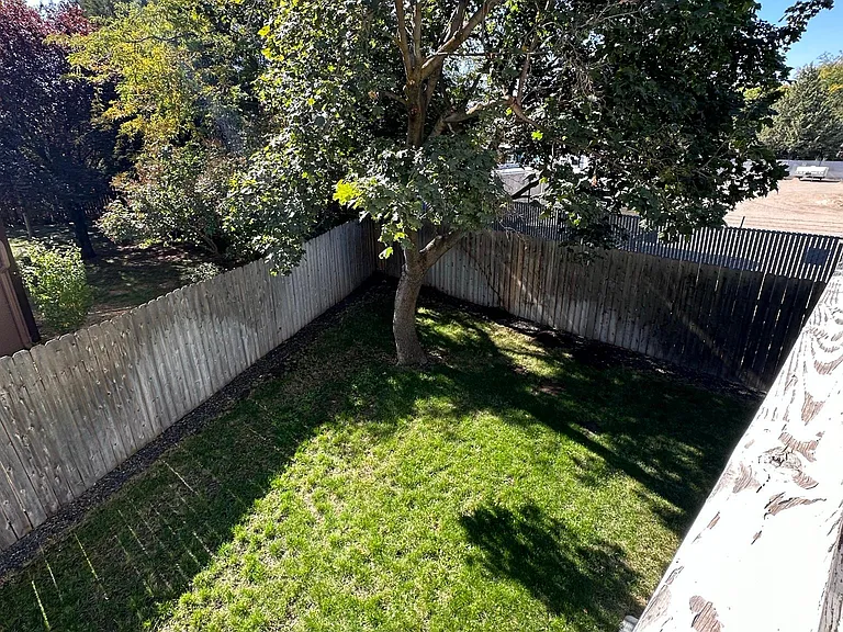 883 N Gossett Pl — Photo 16