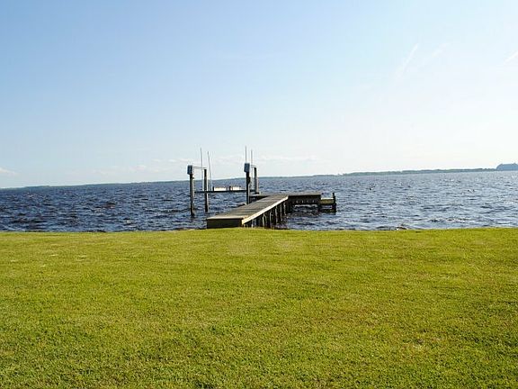 60 ft dock w/ sound access