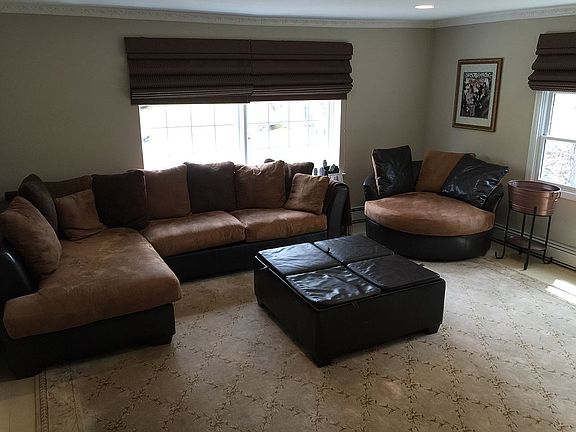 4th image of 25 Willow Ln