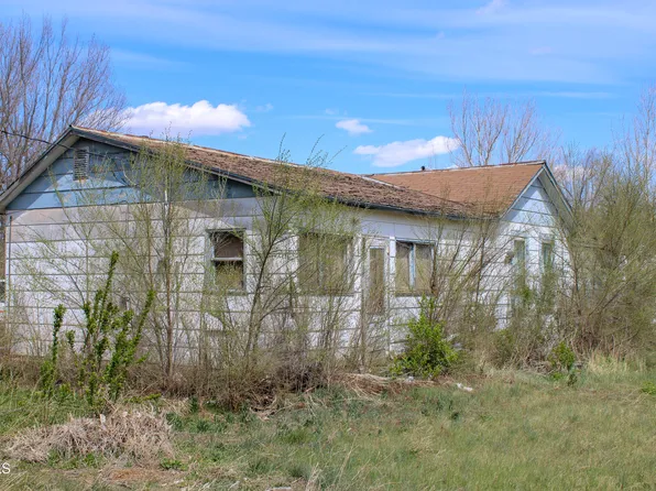 219 3rd St, Fairview, MT 59221
